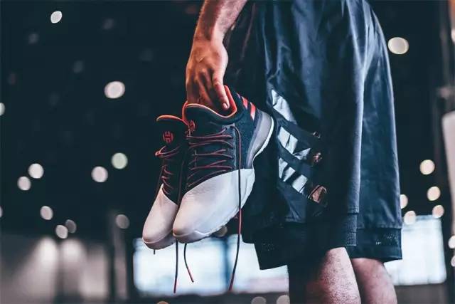 潮鞋｜关于时尚的套路和心机都在运动鞋上，型男9双炸夯潮鞋不落俗套的你会怎么选？