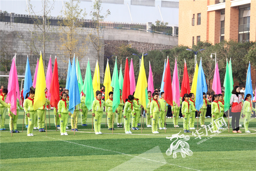 运动会家长穿衣服比赛,运动会家长穿同款衣服