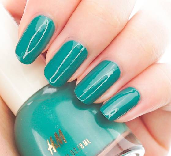 HM指甲油试色｜比起丑炸天的衣服，它家指甲油美到惊人