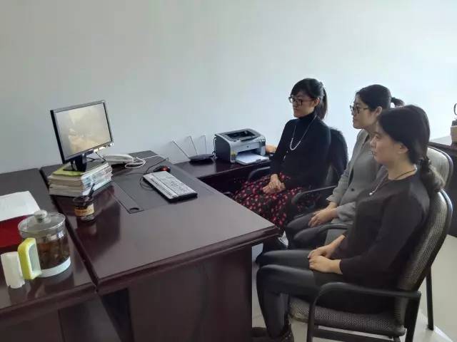 「热点关注」呼伦贝尔市妇联*党**组组织全市妇联系统认真收看自治区第十次*党**代会直播