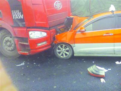 s12高速追尾事件,g35高速连环追尾事故