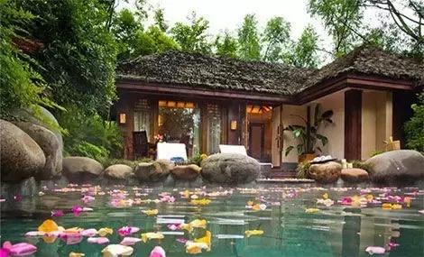 去哪儿泡温泉才是你的最爱,天冷来这里泡温泉最幸福