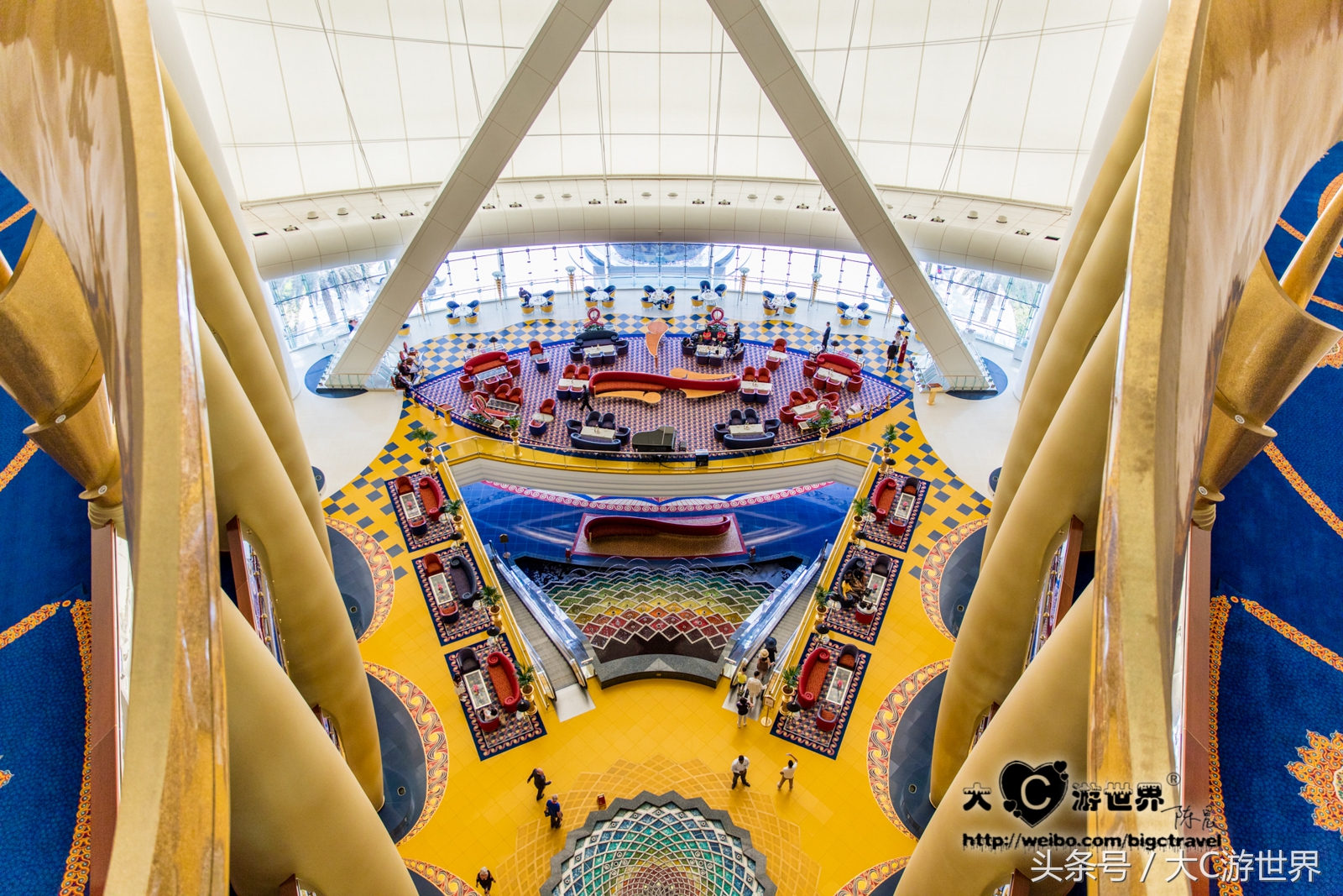 旅游的中国夫妻住迪拜帆船酒店,住迪拜帆船酒店攻略