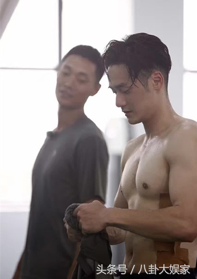 张艺兴可爱，千玺俏皮，蒋劲夫man爆，运动系男神你心水哪款？