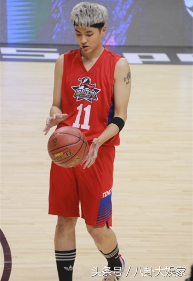 张艺兴可爱，千玺俏皮，蒋劲夫man爆，运动系男神你心水哪款？