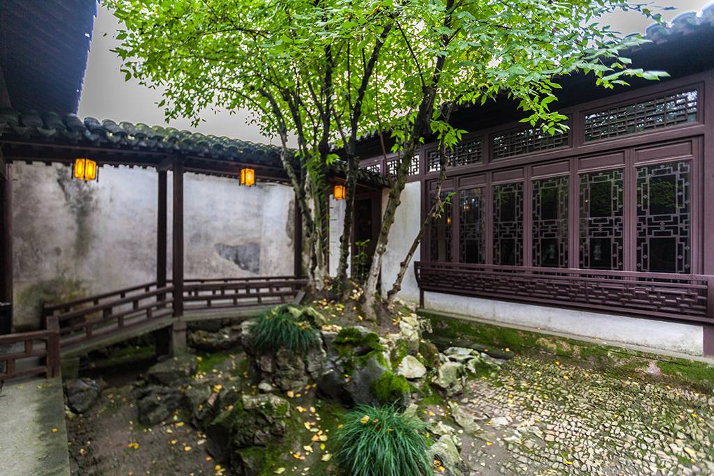 距离杭州仅30公里车程,距离杭州一小时车程的景点