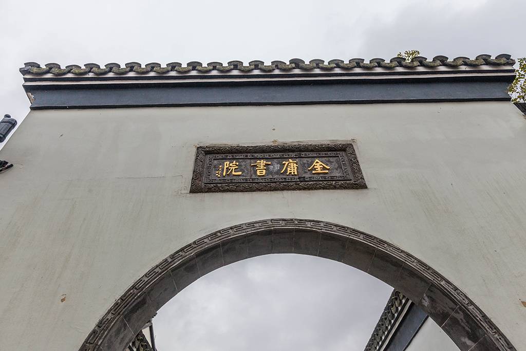 距离杭州仅30公里车程,距离杭州一小时车程的景点