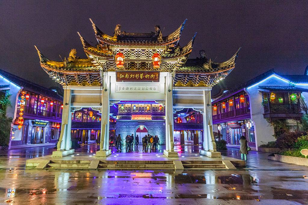 距离杭州仅30公里车程,距离杭州一小时车程的景点