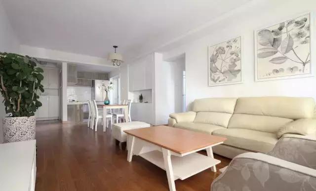 刚刷过的墙面出现黄点怎么补救,刚刷的墙面脏了怎么办