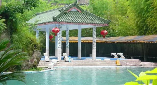 成都周边古镇温泉推荐,成都周边适合两人单独泡的温泉