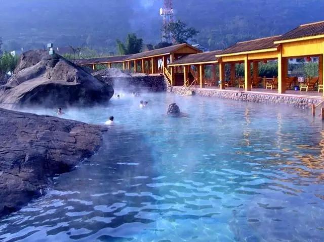 成都周边古镇温泉推荐,成都周边适合两人单独泡的温泉