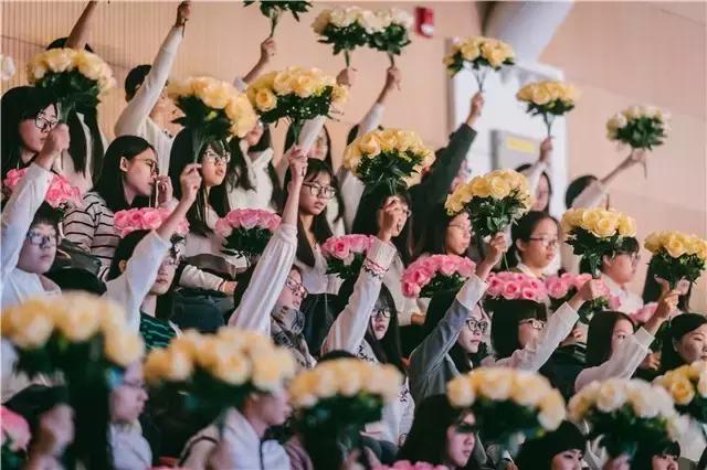 嗨，我叫惠州学院，今年70岁了！