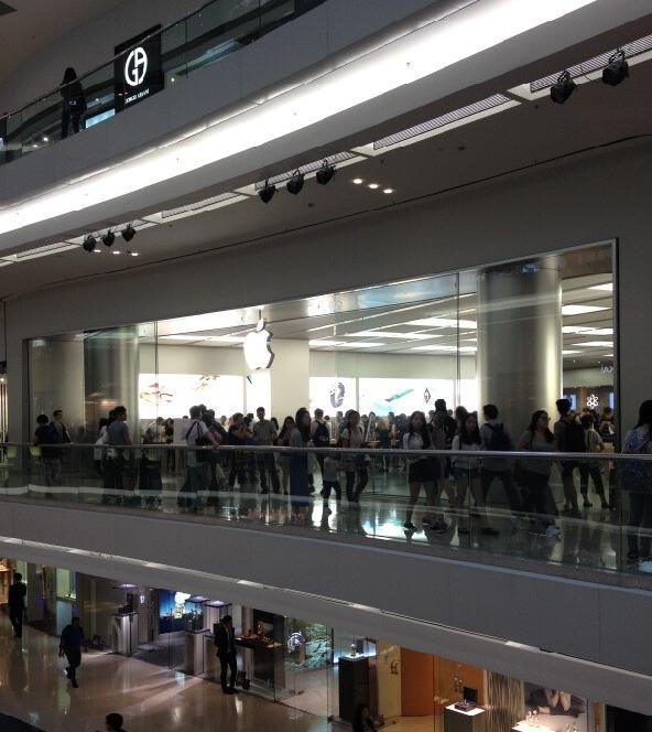 趁着大降价，周末过香港买iPhone6s，现场火爆
