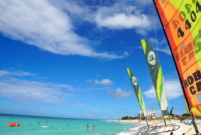 在古巴，1个人1个月只能有5个鸡蛋