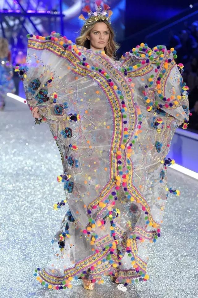 今年的维密秀,维密红高粱