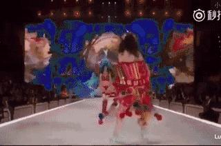 今年的维密秀,维密红高粱