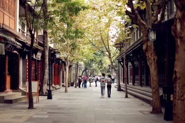 从广州飞往上海的机票价格,12月广州到苏州的飞机票多少钱