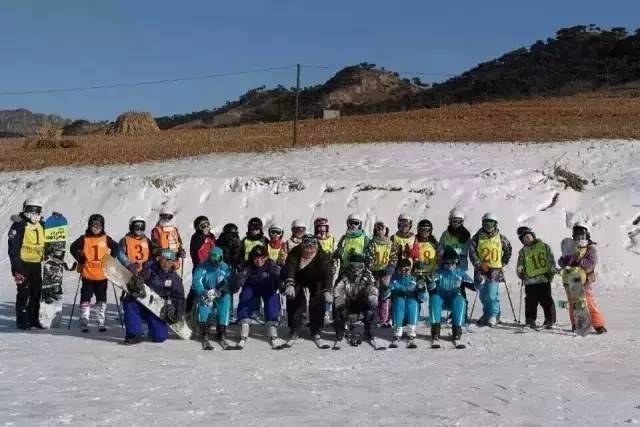 去不了远方就在家门口玩,去不了就在家门口滑冰