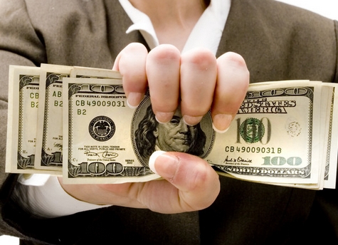 这年头，“干不正经事”的都挺能挣钱