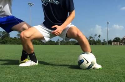 瓒崇悆鑳岃韩鎷跨悆鎶ょ悆瑙嗛瀹炴垬,瓒崇悆鑳岃韩鎷跨悆瀹炴垬