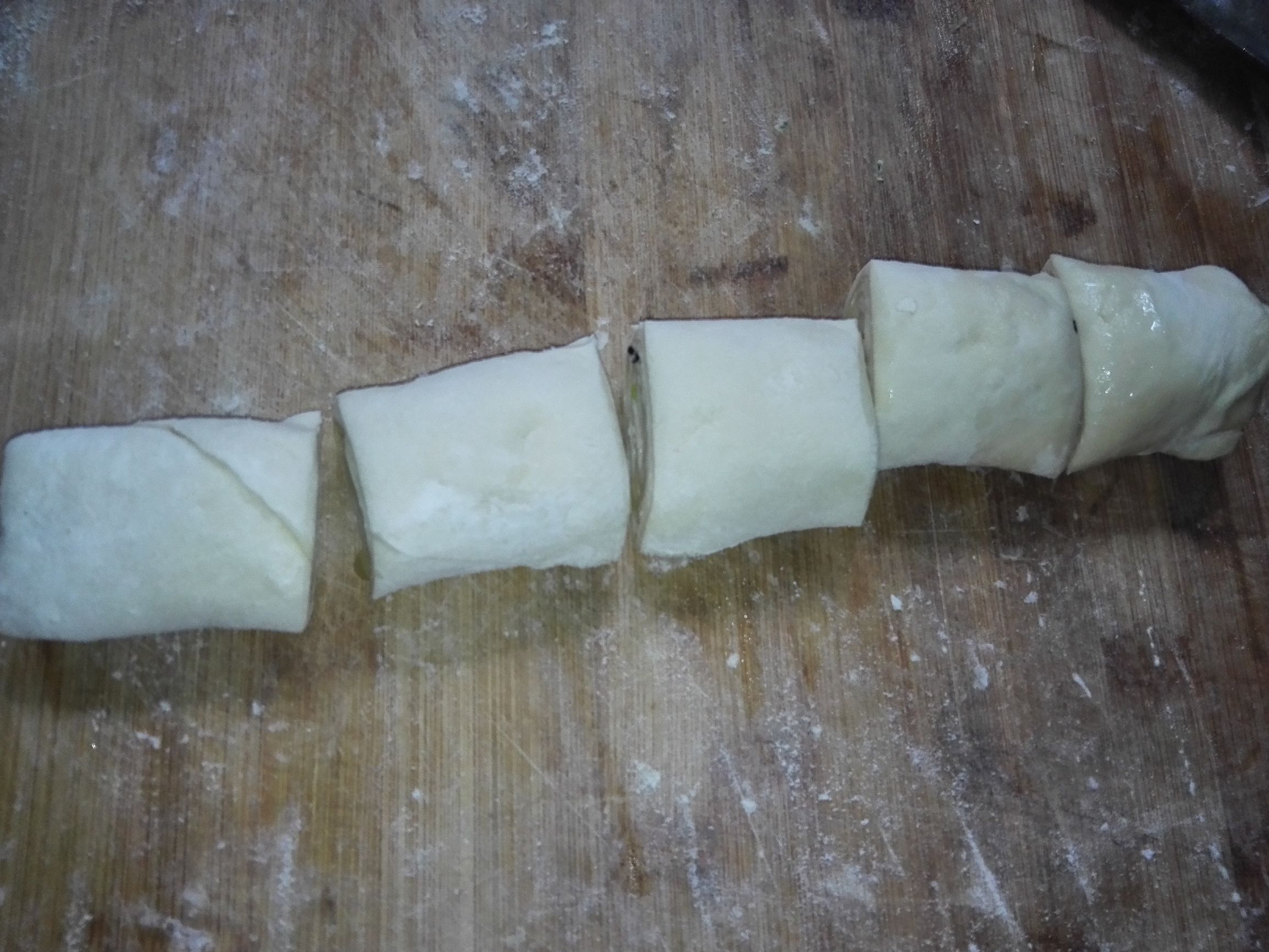 今天蒸了一锅馒头，把老公的一瓶辣酱都吃完了