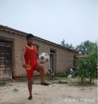 为中国足球崛起而奋斗,为中华之崛起而踢球