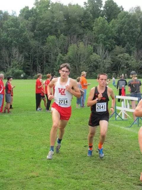 肥胖被嘲笑后逆袭,一个胖子因过度肥胖被同学嘲笑