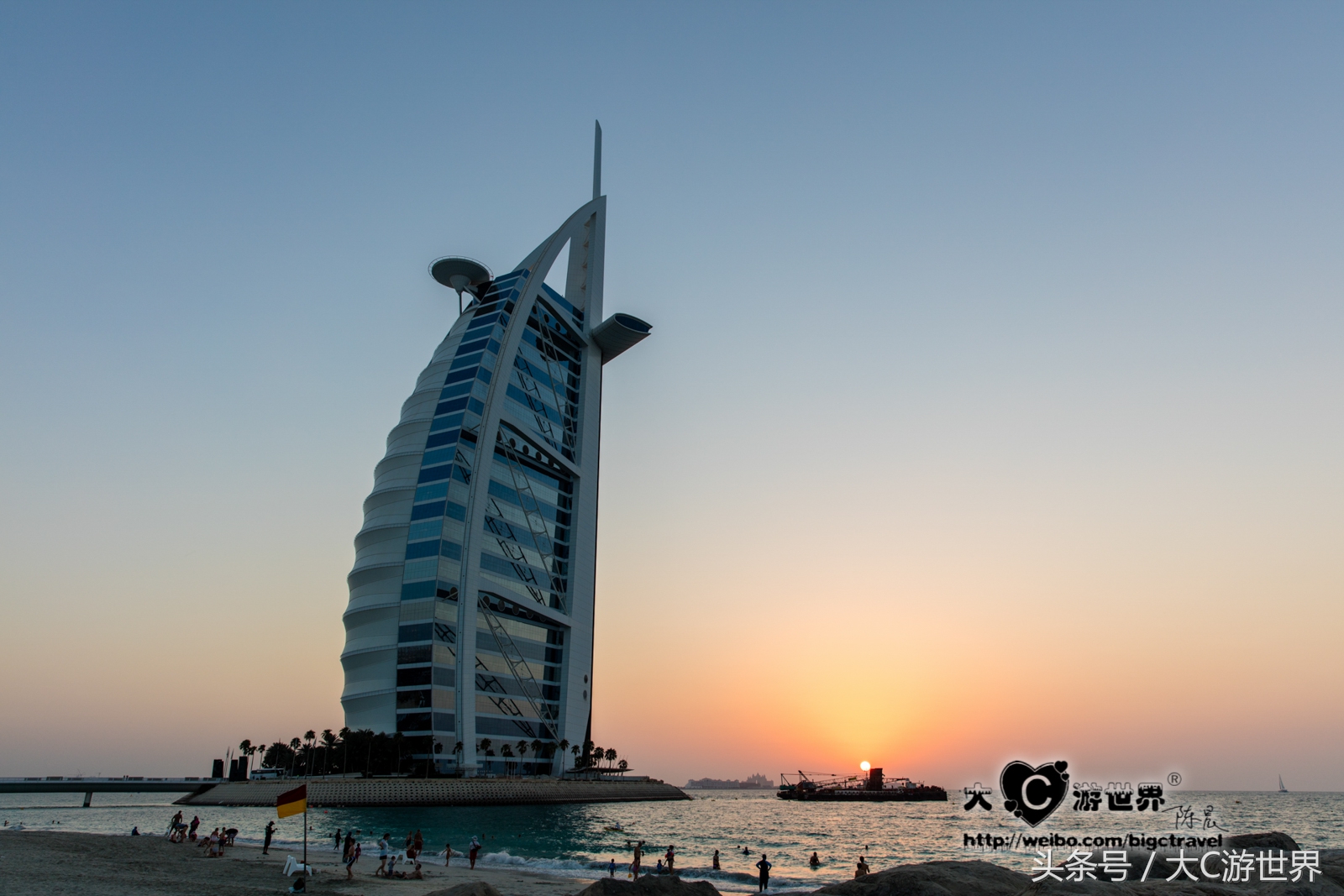 旅游的中国夫妻住迪拜帆船酒店,住迪拜帆船酒店攻略