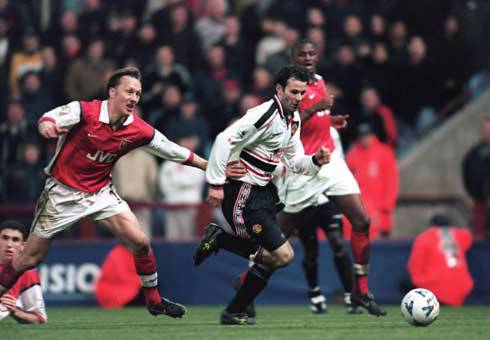 瑞恩的生日,瑞恩吉格斯个人资料