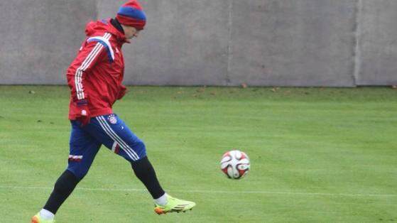 高温踢球关注什么,冬天足球踢球关注事项