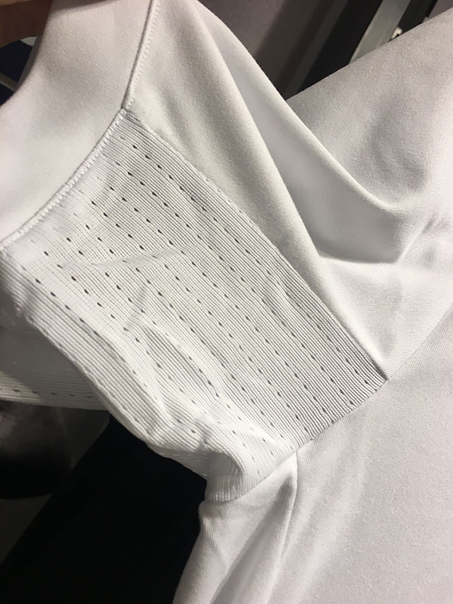 阿迪达斯皇马复古球衣,阿迪达斯全白皇马球衣