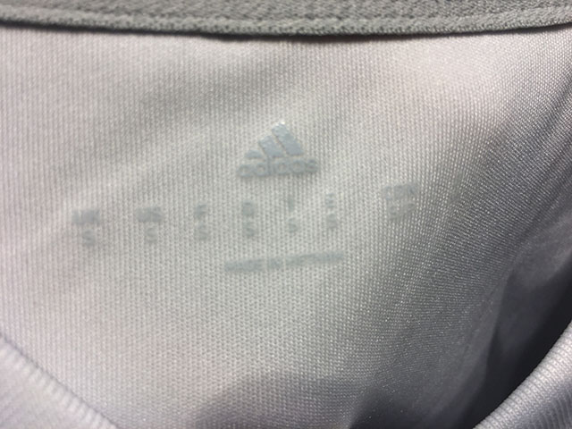 阿迪达斯皇马复古球衣,阿迪达斯全白皇马球衣