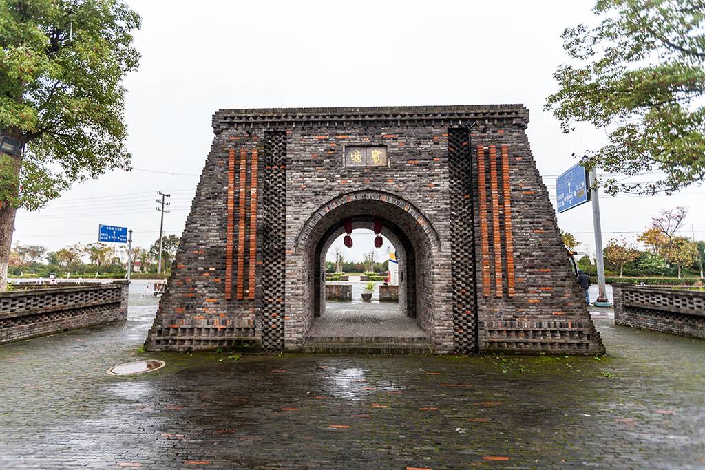 距离杭州仅30公里车程,距离杭州一小时车程的景点