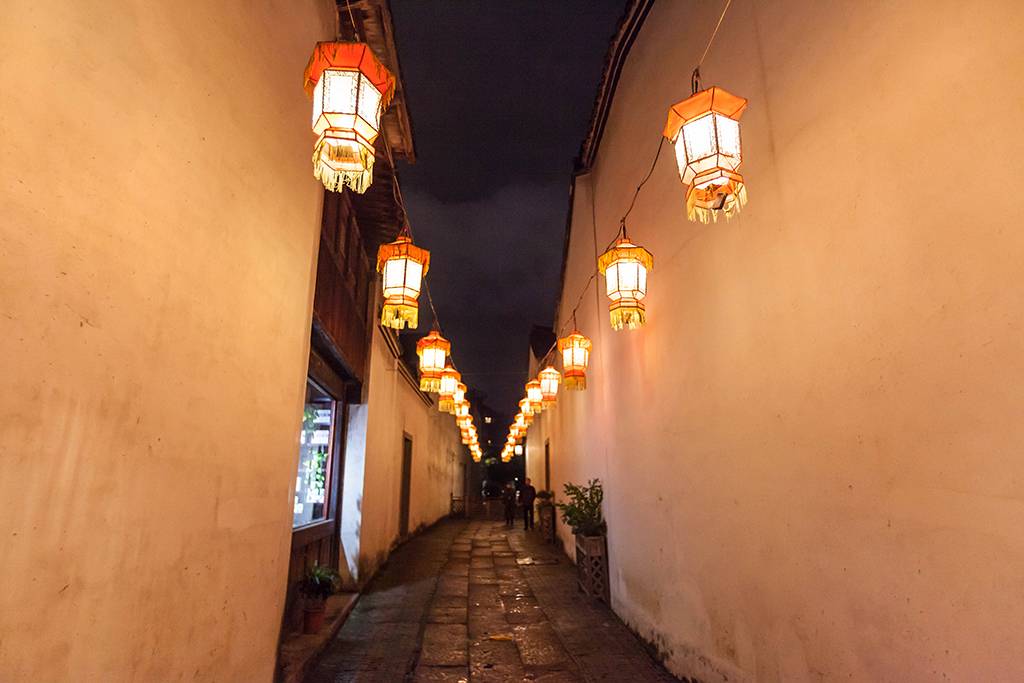 距离杭州仅30公里车程,距离杭州一小时车程的景点