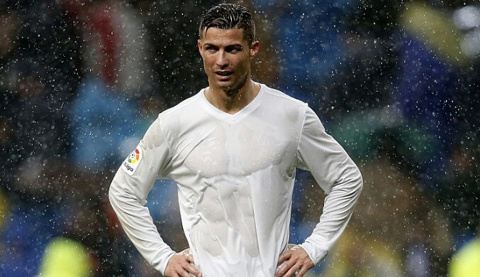 阿迪达斯皇马复古球衣,阿迪达斯全白皇马球衣