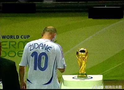 描写足球的优美句子和段落,关于足球比赛的句子有哪些