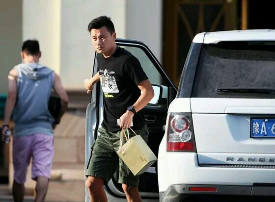 国足队长吴曦什么车,国足武磊开什么车