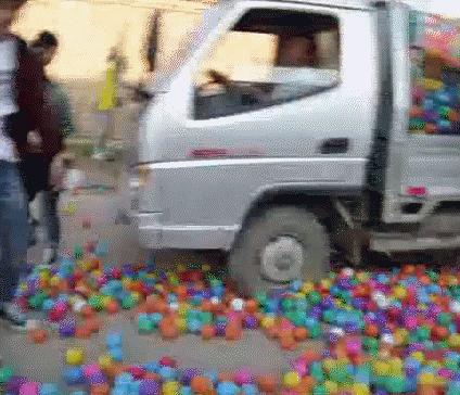 鹿晗被小学生跟拍,鹿晗人气现场吓到明星们