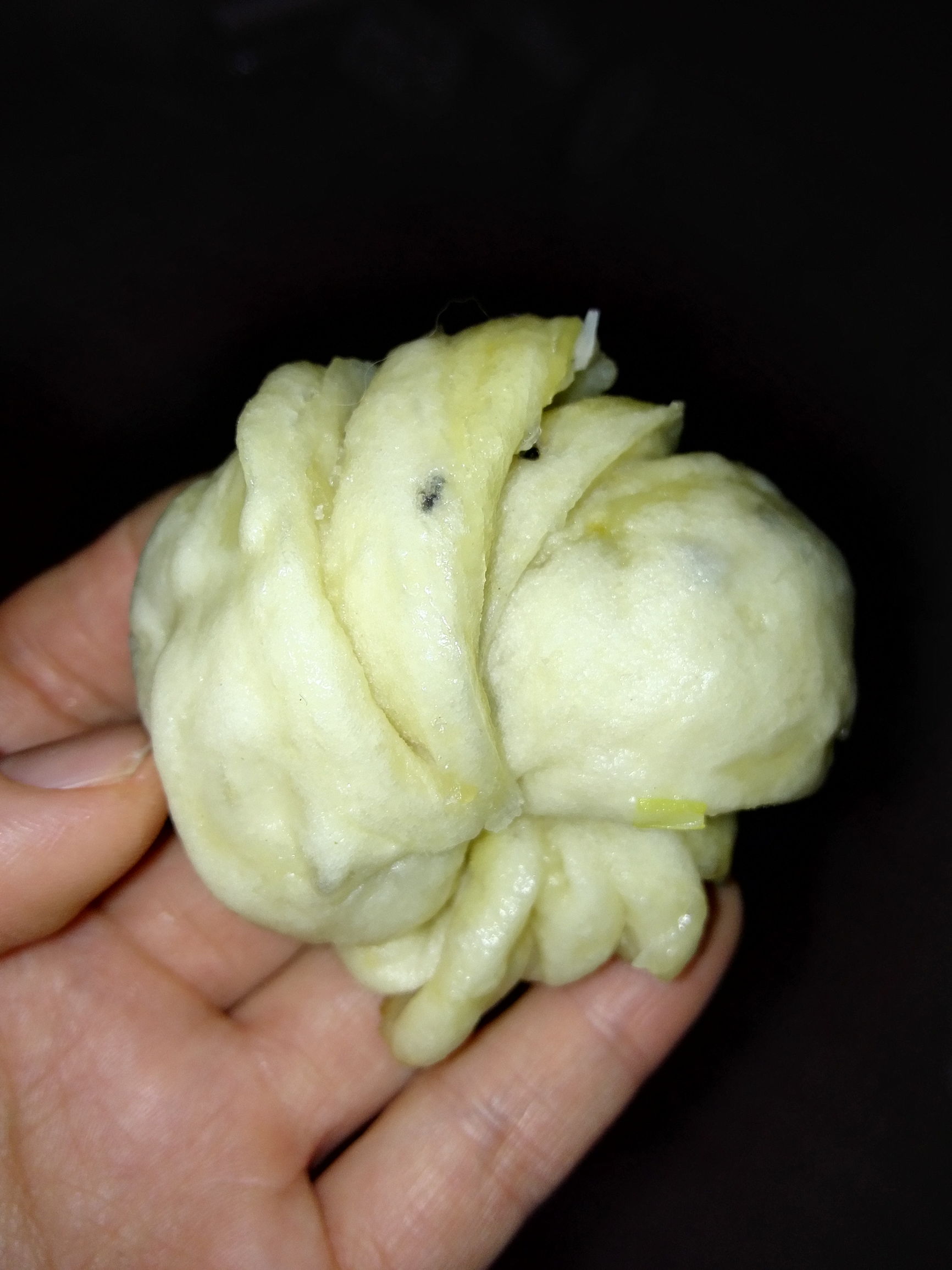 今天蒸了一锅馒头，把老公的一瓶辣酱都吃完了