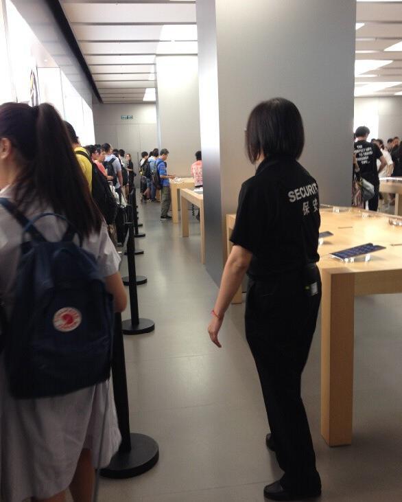 趁着大降价，周末过香港买iPhone6s，现场火爆