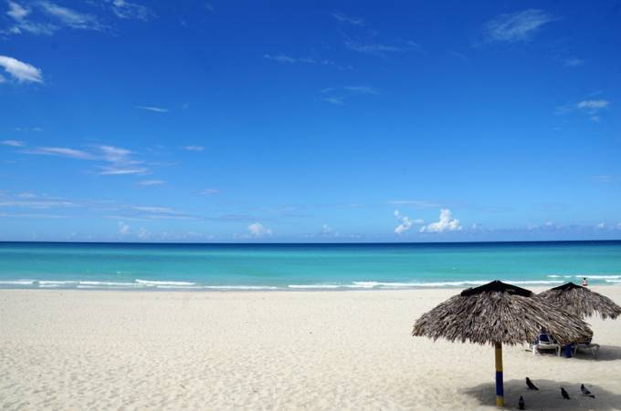 在古巴，1个人1个月只能有5个鸡蛋