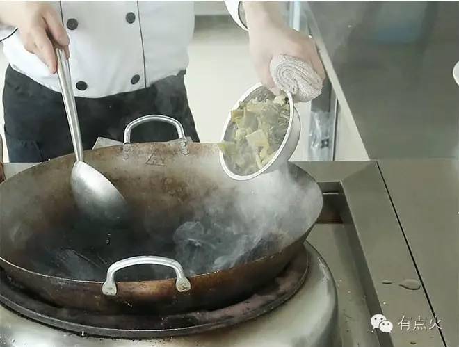 酸菜鱼火锅的家常做法不用猪油,酸菜鱼火锅最简单的做法