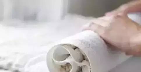 棉服羽绒服可以用洗衣机洗吗,羽绒服棉服洗了成坨怎么蓬松