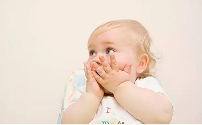 宝宝湿疹可以用红霉素药膏吗,宝宝湿疹能用药膏擦吗