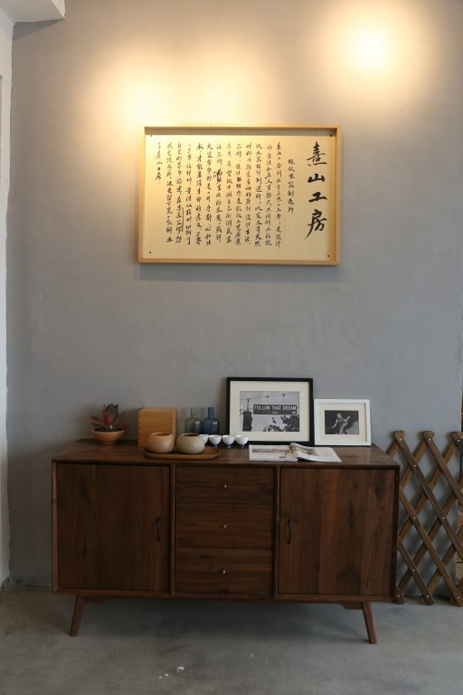 独立设计师与老木匠在最美的海景工房里创办原创家具品牌