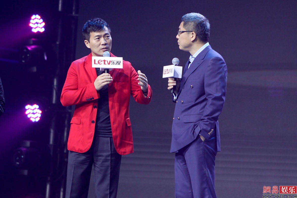 国内足球十大解说员,国内最著名的十大足球解说