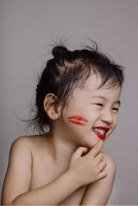 你还在做炫娃狂魔？人家4岁的孩子都在炫父母啦！