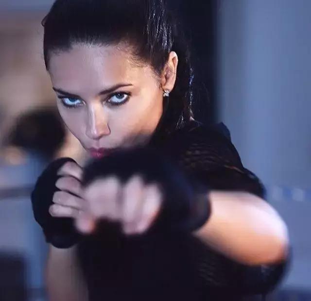 大秀完美身材维密,维密大秀时装秀