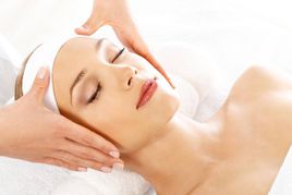 皮肤皲裂是咋回事咋治,冬天皮肤皲裂暖和后能自愈吗