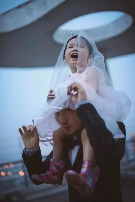 你还在做炫娃狂魔？人家4岁的孩子都在炫父母啦！